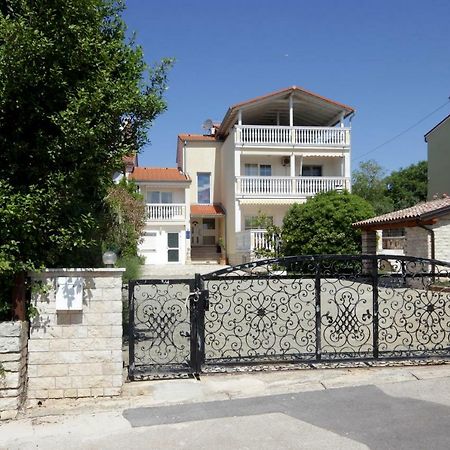 Apartments Domic Банджоле Экстерьер фото