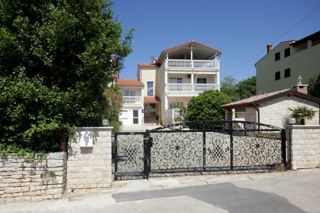 Apartments Domic Банджоле Экстерьер фото