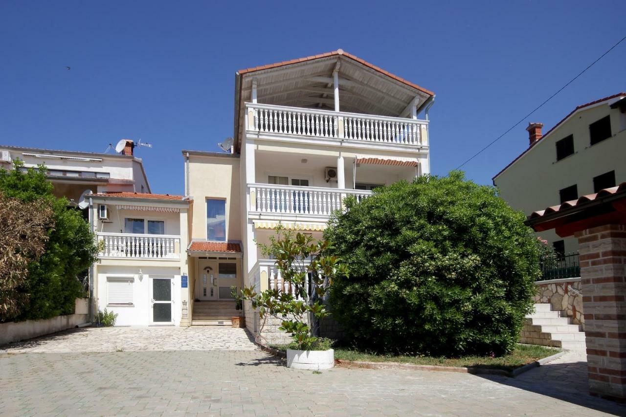 Apartments Domic Банджоле Экстерьер фото