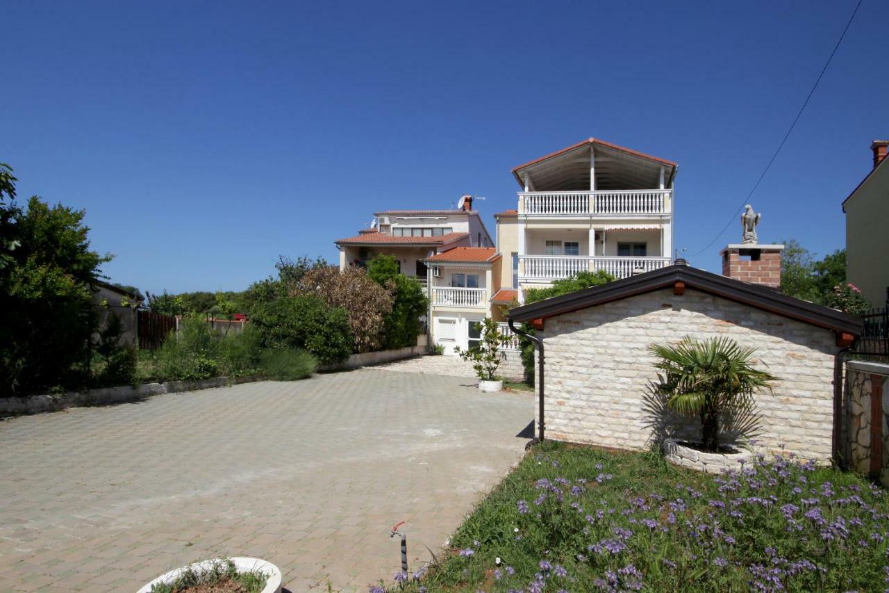 Apartments Domic Банджоле Экстерьер фото